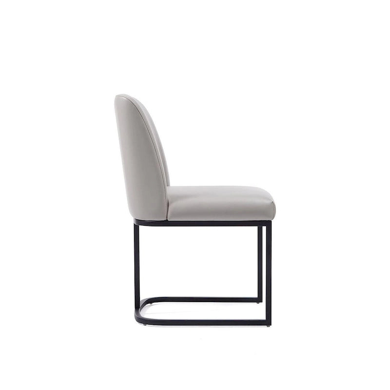 Chaise de salle à manger confortable en cuir artificiel